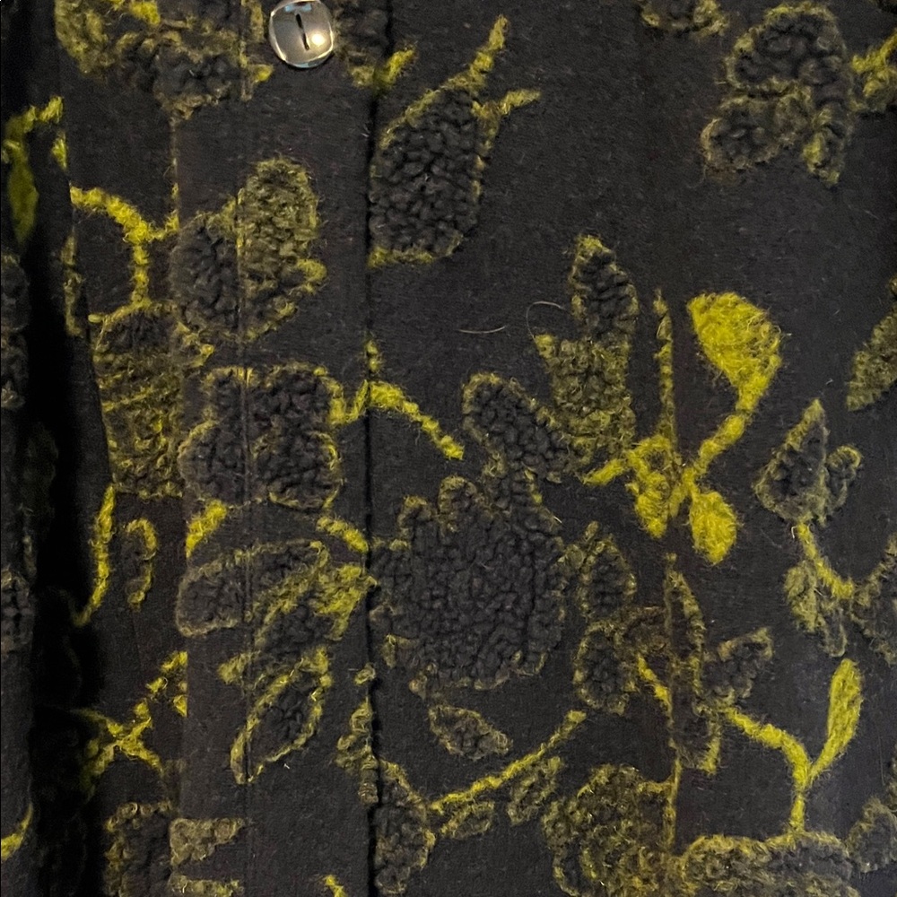 Elegant Navy and Green Floral Women's Coat - Picture 3 of 7